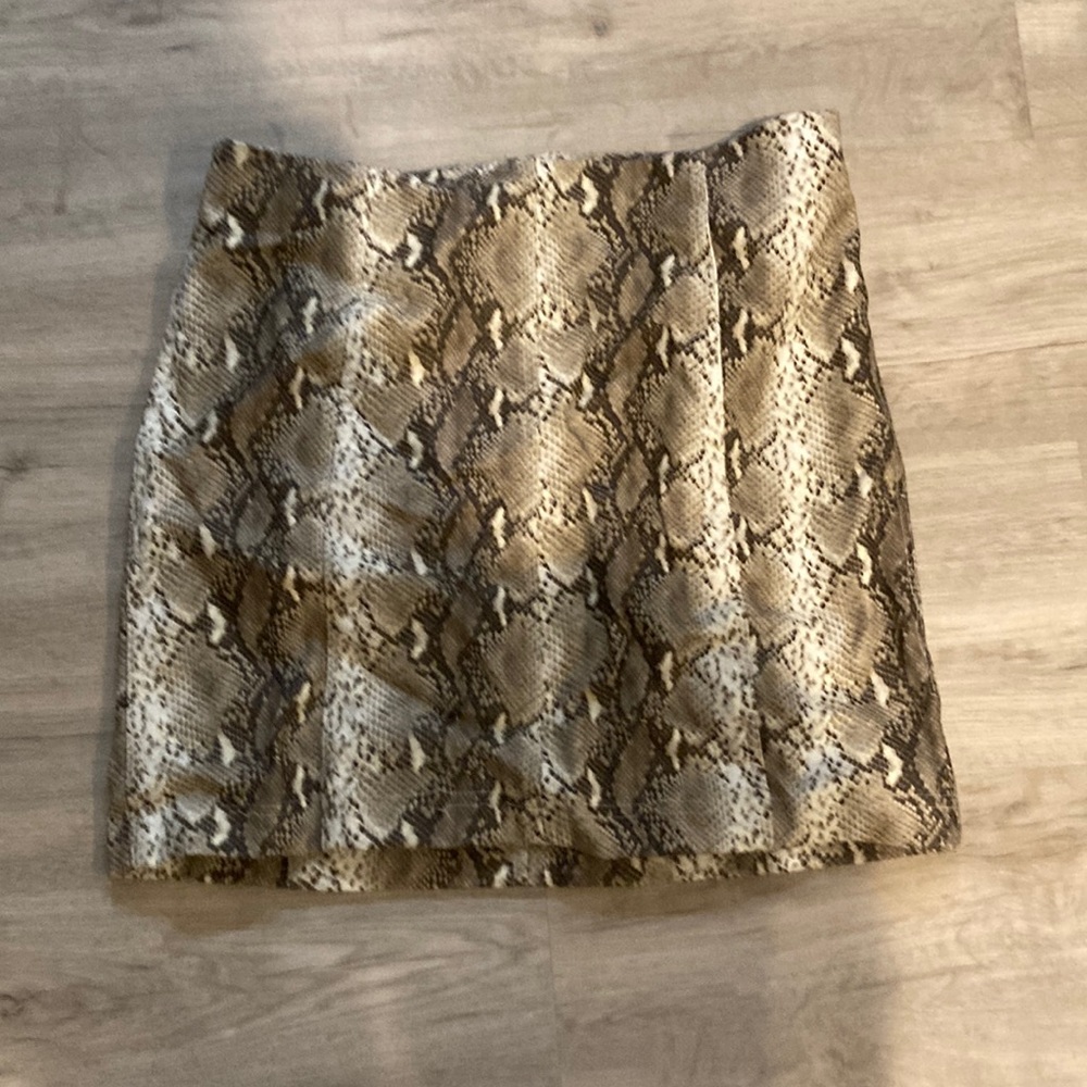 Faux snakeskin mini-skirt